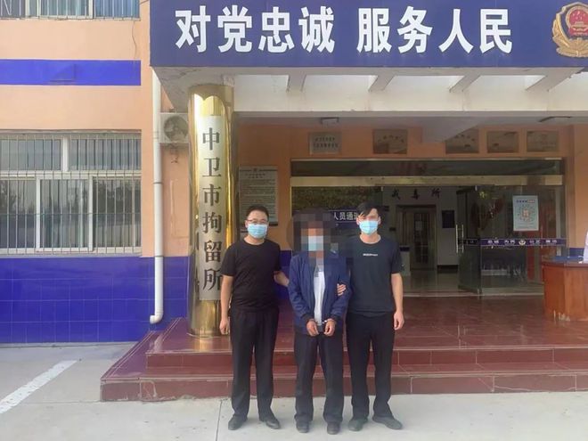 中卫工业园一企业员工盗窃贩卖公司废旧管道配件被民警巡察时逮住！开云 开云体育官网(图2)