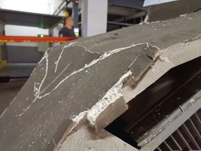 小区地下车库通风管道坠落已开展排查抢修！开云APP 开云官网入口(图7)