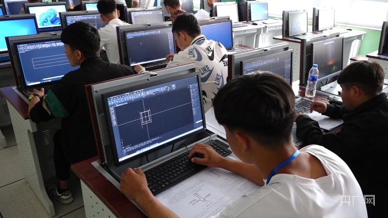 技能大赛开云体育 kaiyun.com 官网入口聚群英 匠心筑梦展风采(图3)