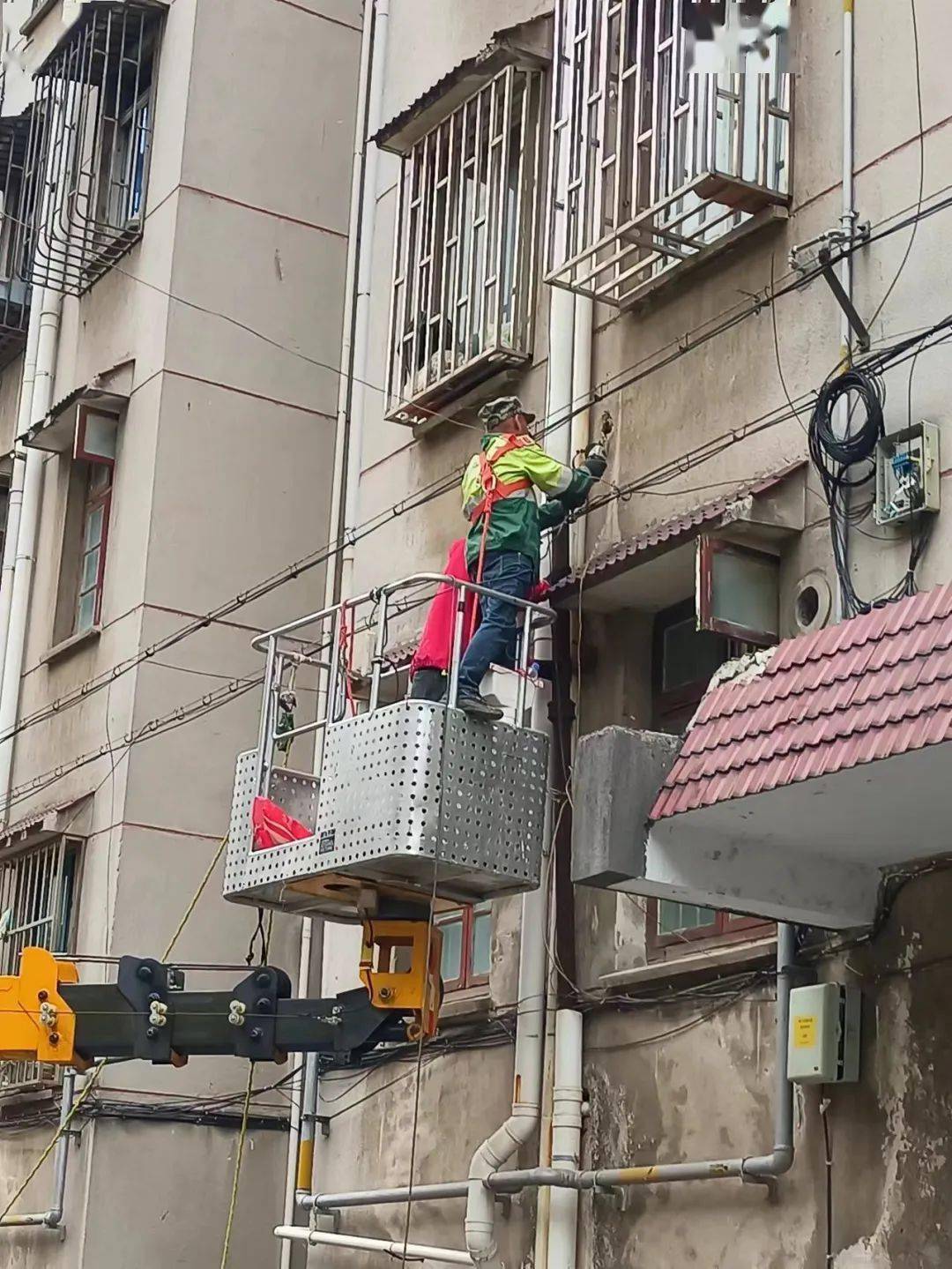 更换下开云体育 开云平台水管换来民心顺(图2)