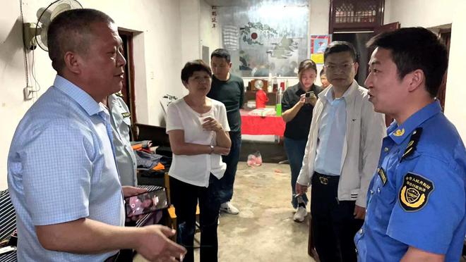 开云体育 Kaiyun.com 官网入口燃气灼伤做饭居民 城管上门彻查除险(图1)